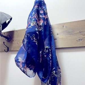 Blue flower scarve